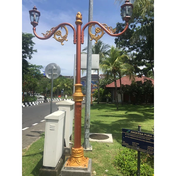 TIANG LAMPU TAMAN KLASIK/ANTIK