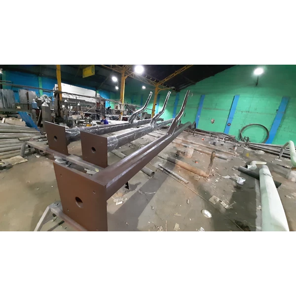 TIANG LAMPU MODEL POHON CABANG 2